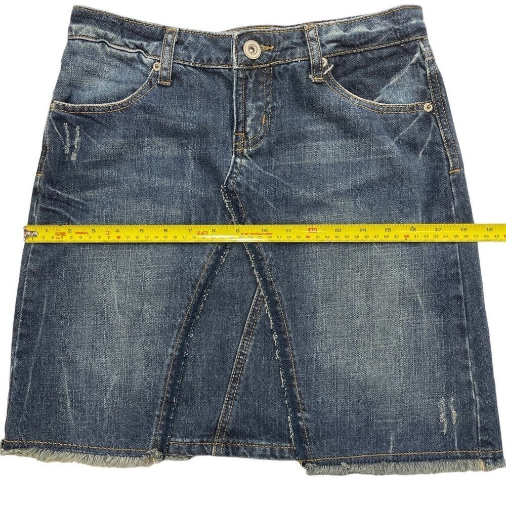 MUDD Distressed Denim Mini‎ Skirt Juniors Size 5 Medium Wash Raw Hem y2k 2000s - Picture 12 of 13